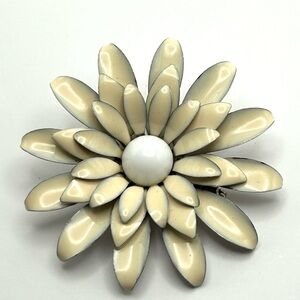 Vintage 70’s Enamel Daisy Pin Cream White Large Floral Metal Brooch
